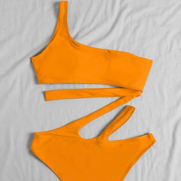 Plain Cut-out One Shoulder One Piece Swimsuit - Picture 2 of 6